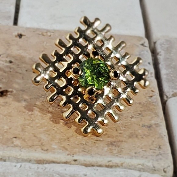 18K Gold Plated Green CZ Crystals Ring Size 7 - Picture 4 of 6